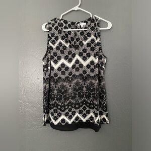 DR2 Black and White Patterned Women's Top Size Medium